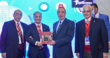 محافظ الإسكندرية يؤكد على ضرورة إلتزام المواطنين بالإجرءات الإحترازية لكورونا