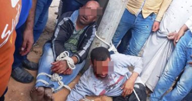 انقلبت بهم فى الطريق.. ضبط عاطلين أثناء سرقتهما سيارة أجرة بالمنوفية.. صور