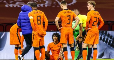 دى بور عن إصابة أكي مدافع مانشستر سيتي ضد إسبانيا: تبدو مقلقة