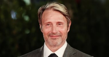 مادس ميكلسن يقترب من تجسيد الساحر جريندلفالد خلفا لجونى ديب فى Fantastic Beasts