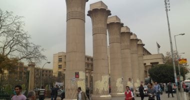 "تعليم الكبار" تكرم طلاب جامعة عين شمس لحصولها على المركز الأول فى محو الأمية