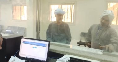 رئيس مدينة الزينية يؤكد تصدر شباك الخدمات الحكومية بالمركز التكنولوجى المحافظات