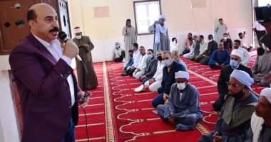 محافظ أسوان يعقد لقاءً جماهيريًا للاستماع لمطالب أهالى سلوا بحرى.. صور‎