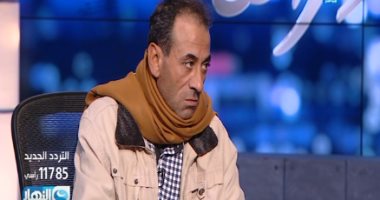 والد فتاة تنزف من عينيها وعجز الأطباء عن علاجها: بنخرج دبابيس من جسمها