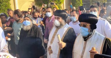 طواف الشمامسة بجبل الرزيقات احتفالاً بمولد الشهيد مارجرجس بالرزيقات .. صور 