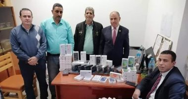 جمارك مطار برج العرب تحبط محاولة تهريب هواتف محمولة بقيمة مليون جنيه 