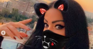 سمية الخشاب بفلتر الكمامة:" التزموا الأيام دى وصباحكم ورد وفل "
