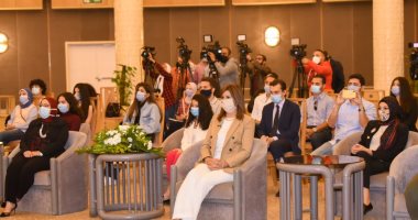 وزيرة الهجرة للشباب الدارسين بالخارج: نحملكم مسئولية الترويج لمصر والرد على الأكاذيب.. صور