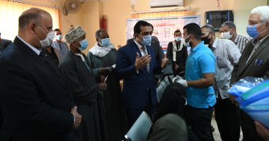 مبادرة "التصالح حياة" تبدأ دفع رسوم التصالح للحالات المستحقة بقنا.. صور