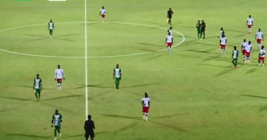 مجموعة مصر.. التعادل 1 - 1 يحسم الشوط الأول من لقاء جزر القمر وكينيا