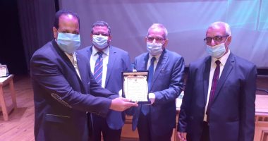 التعليم تنتهى من تدريب 2500 معلم ضمن برنامج "بناء قدرات المدارس الفنية "