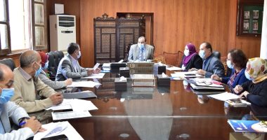 رئيس جامعة بنى سويف يعلن توفير فصول دراسية وإقامة منفصلة للطلاب الوافدين