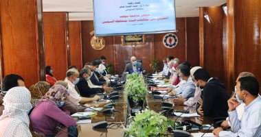 محافظ السويس يؤكد على سرعة استكمال ملفات التصالح على مخالفات البناء.. صور