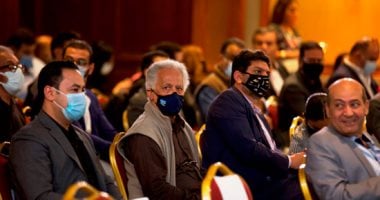 كمامات إلزامية واختبارات فيروس كورونا للصحفيين والمذيعين بمهرجان القاهرة