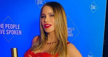 صوفيا فيرجارا تحتفل مع جمهورها بجائزة "People's Choice Awards".. صور
