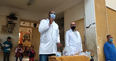 "صحة أسوان" تواصل ندوات توعية للوقاية من "كورونا" داخل المدارس.. صور