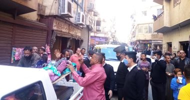 صور.. تحرير 20 محضر إشغال طريق ونظافة بحملة لإزالة الإشغالات بحى وسط الأقصر