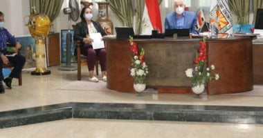 محافظ جنوب سيناء يجتمع بالمجموعة الاقتصادية لبحث المشروعات وتشغيل الطريق الدولى