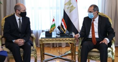 وزير الاتصالات يبحث التعاون مع سفير المجر فى مجالات الذكاء الاصطناعى 