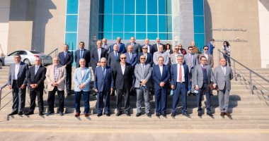 رئيس الوطنية للصحافة وكبار الكُتاب فى زيارة للمنطقة الاقتصادية لقناة السويس.. وفد من كبار الصحفيين يتفقد مشروعات التنمية فى المنطقة ومنها الحوض الثانى بميناء السخنة المطور بتكلفة 10 مليارات جنيه "صور"