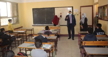 وكيل تعليم الغربية يرصد مخالفات ويوجه المعلمين بالنظافة في مدارس زفتى