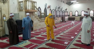 أوقاف الجيزة تواصل حملة النظافة وتعقيم المساجد استعدادا لصلاة الجمعة.. صور