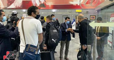 وصول بعثة منتخب مصر من توجو بعد رحلة الـ 6 ساعات.. فيديو وصور