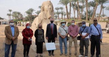 سفير أمريكا بالقاهرة يزور متحف ممفيس المفتوح بالجيزة.. صور