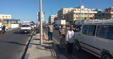 رئيس مدينة سفاجا تشكل لجنة للتفتيش على التزام السائقين بخطوط السير.. صور