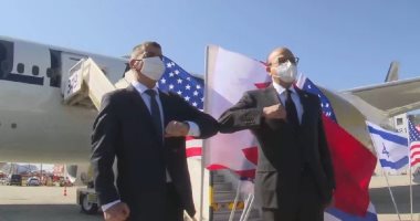 وزير خارجية البحرين بعد وصوله إسرائيل: حان الوقت للتوصل لحل شامل