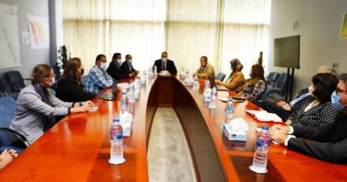 وزير السياحة والآثار يلتقى مديرى المعاهد الأجنبية بالقاهرة لبحث سبل التعاون