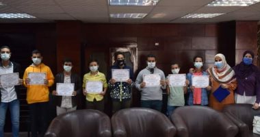 وكيل تعليم بنوب سيناء يكرم طلاب مدرسة المجمع التعليمى بتوشكى