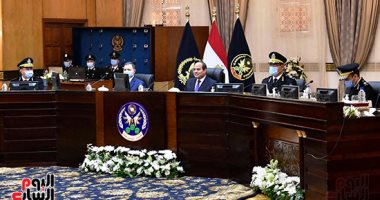 السيسى للطلاب المتقدمين لكلية الشرطة: قضايا الدولة تتطلب المعرفة العميقة 
