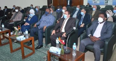 وزير البيئة الكونغولى يزور المعاهد البحثية بالمركز القومى لبحوث المياه