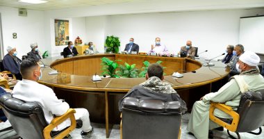 تعرف على تفاصيل اجتماع محافظ أسيوط بعمد ومشايخ قرى أبوتيج
