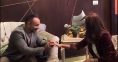 أول صور لخطوبة المذيعة ميرنا الهلباوى والمطرب محمد عطية