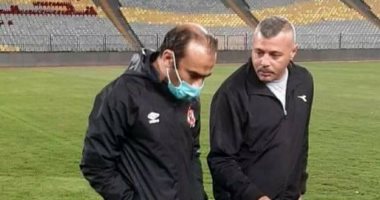 سيد عبد الحفيظ يعاين أرضية ملعب برج العرب قبل مواجهة أبو قير للأسمدة غدا