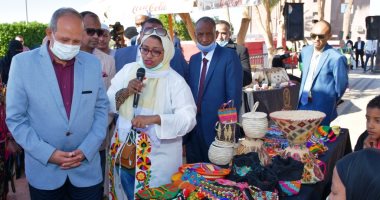 افتتاح معرض تراث الأجداد بـ35 عملا فنيا للمشغولات اليدوية بأسوان.. صور