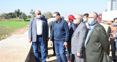 محافظ الشرقية يتفقد مشروع ردم وتغطية ترعة الرملية بتكلفة 4.5 مليون جنيه 