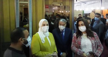 وزيرة التضامن من معرض الأسر المنتجة بالمنيا: ندعم الإنتاج المحلى ونسعى للتصدير