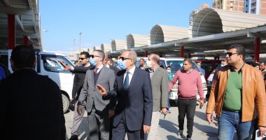 صور.. محافظ كفر الشيخ يشدد على رفع وإزالة الإشغالات من الشوارع