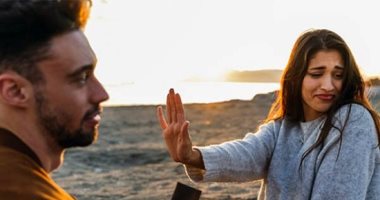 5 تصرفات مريبة للرجل تخيف النساء من الارتباط.. لو طولت فى السنجلة اعرفها