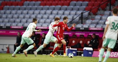بايرن ميونخ يتأخر بشكل مفاجئ أمام بريمن 1-0 في الشوط الأول.. فيديو