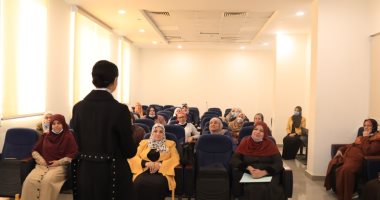 "البحوث الإسلامية" يعقد دورة تدريبية لواعظات الأزهر فى "فن الإتيكيت".. صور