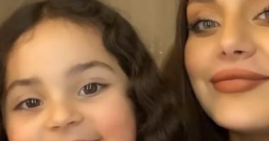 ابنة هيفاء وهبى تغنى لوالدتها لأول مرة.. ومتابعيها: ياريت تتصالحوا.. فيديو