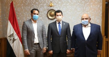 وزير الرياضة يدعم كريم درويش فى انتخابات الاتحاد الدولى للاسكواش