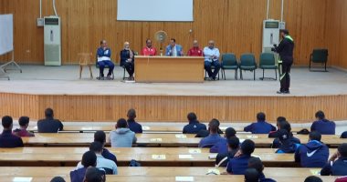 نائب رئيس جامعة أسيوط يدعو إلى تعزيز قيم الولاء والانتماء للوطن فى نفوس الشباب