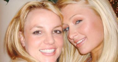 باريس هيلتون: أنا وبريتنى سبيرز أول من اخترع الصور الـSELFIE من 14 سنة