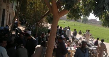 طوابير سيدات ورجال على لجان انتخابات البياضية وقرى إسنا.. صور