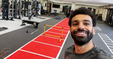 محمد صلاح يهزم فيروس كورونا ويعود للتدريبات داخل صالة الجيم.. صورة